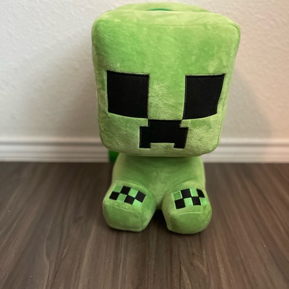Minecraft Creeper Green Plush backpack -NWT - Picture 1 of 6